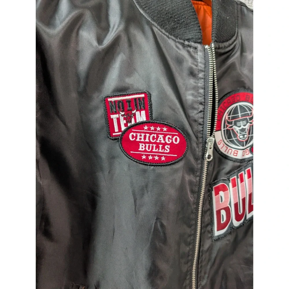 Y2K Style Chicago Bulls UNK NBA Satin Bomber Jacket Mens M Black Patch Full Zip